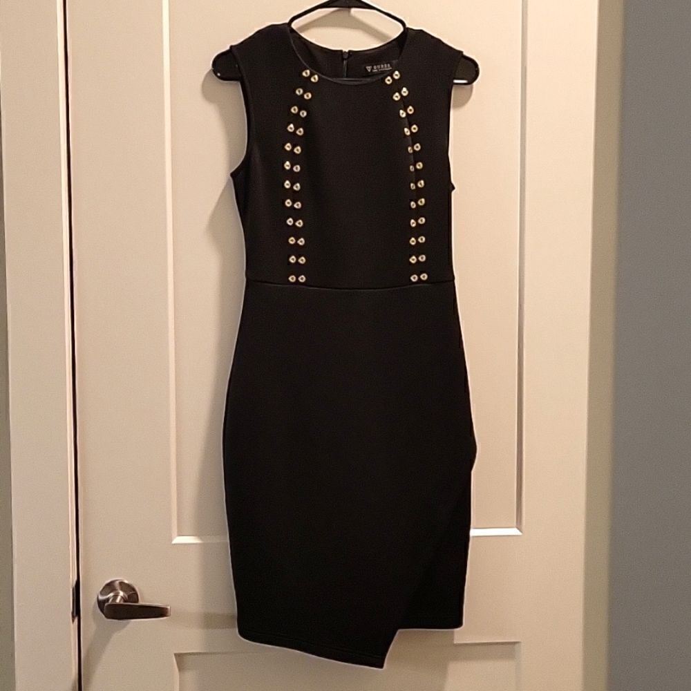 GUESS LOS ANGELES SZ 4 BLACK GOLD TONE GROMMET FRONT BODYCON  SHEATH DRESS